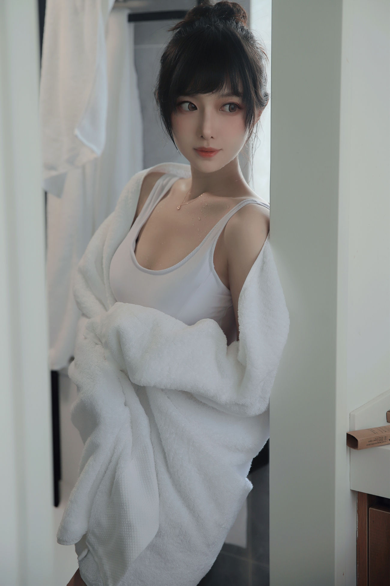 Shika小鹿鹿 半透浴室-COS世界