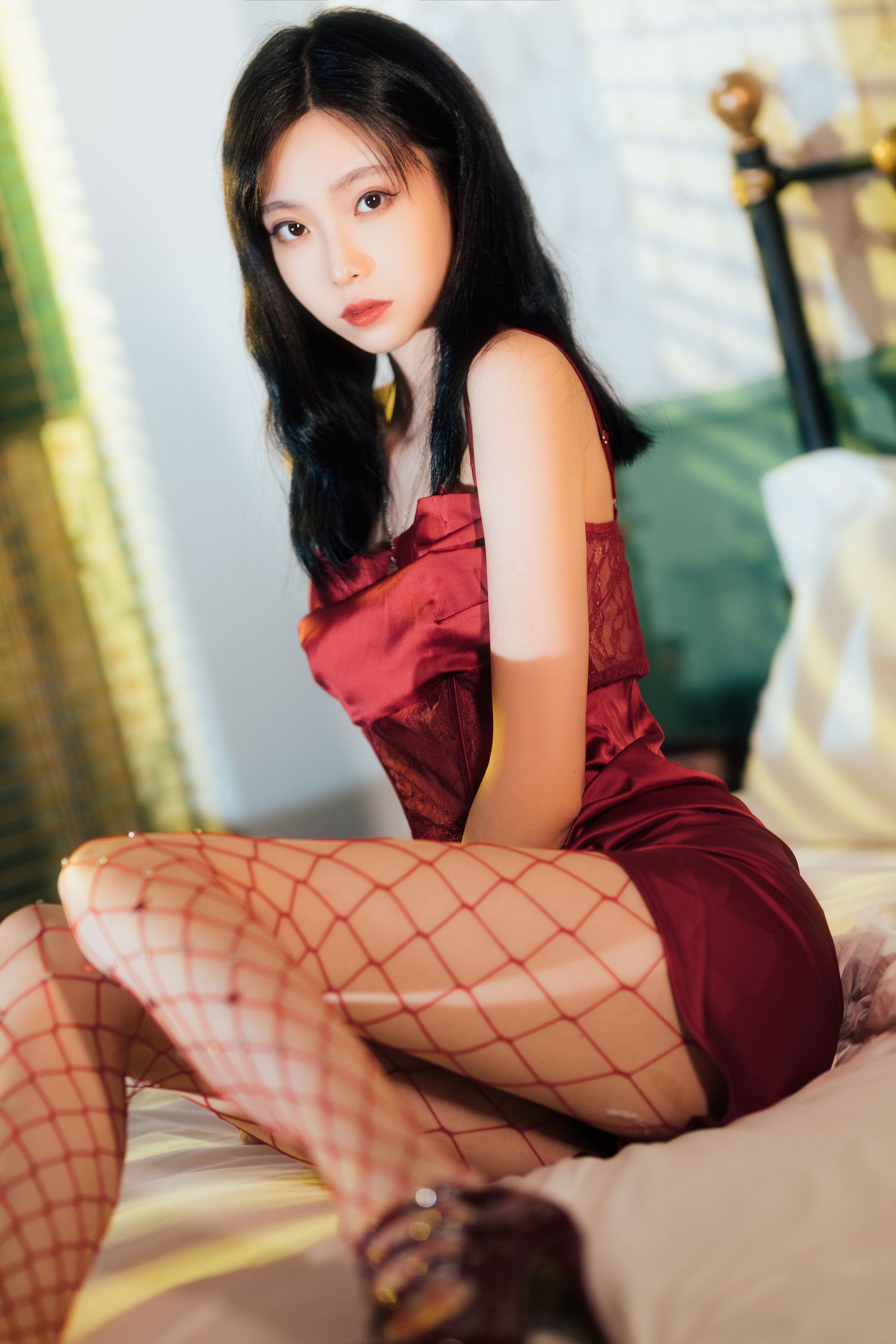 图片[2]-许岚 网袜红裙-COS世界
