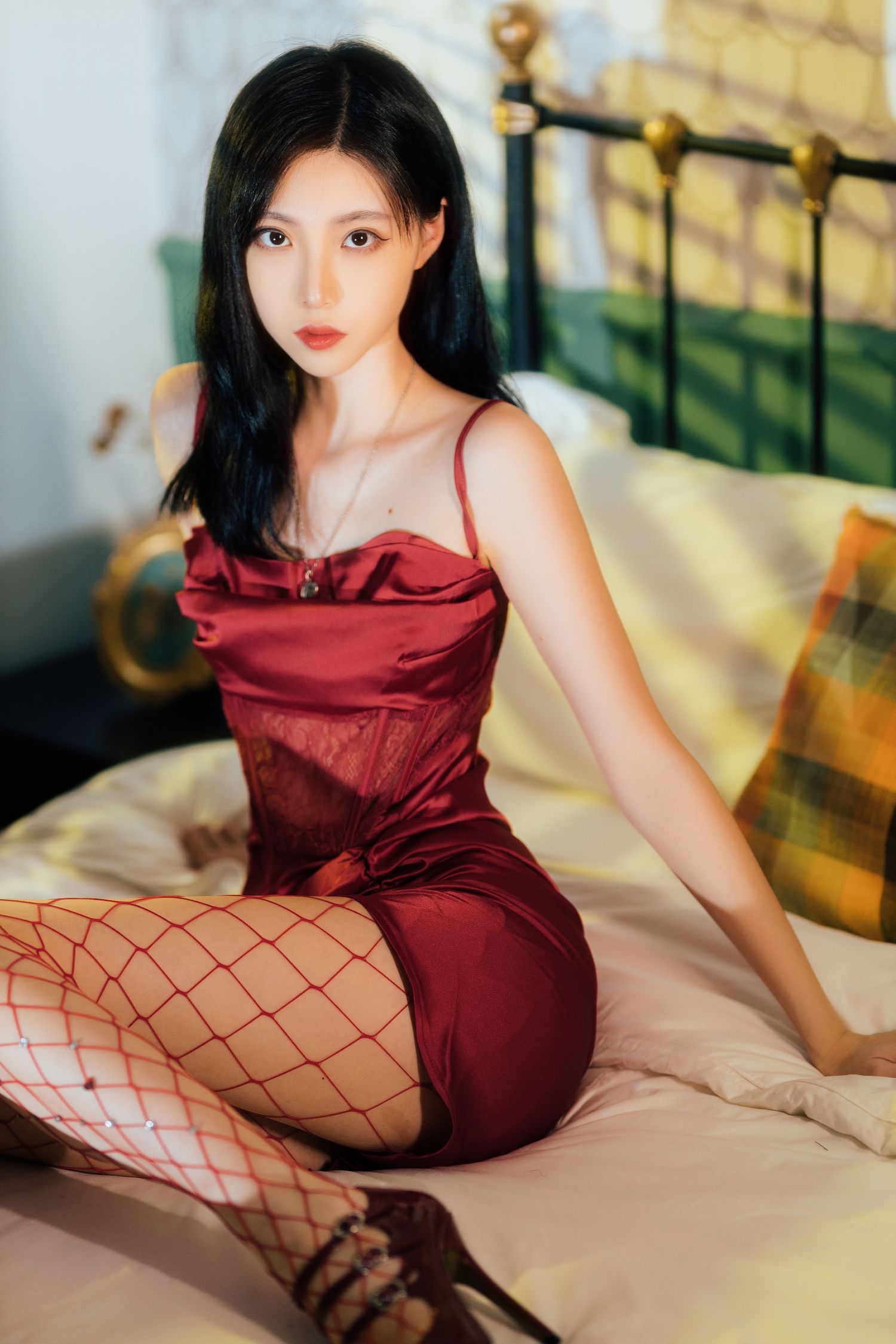 图片[3]-许岚 网袜红裙-COS世界